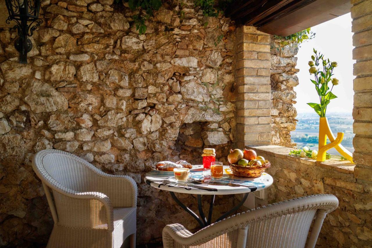 Relais Borgo Lizori Country House 克利通诺河畔坎佩洛 外观 照片