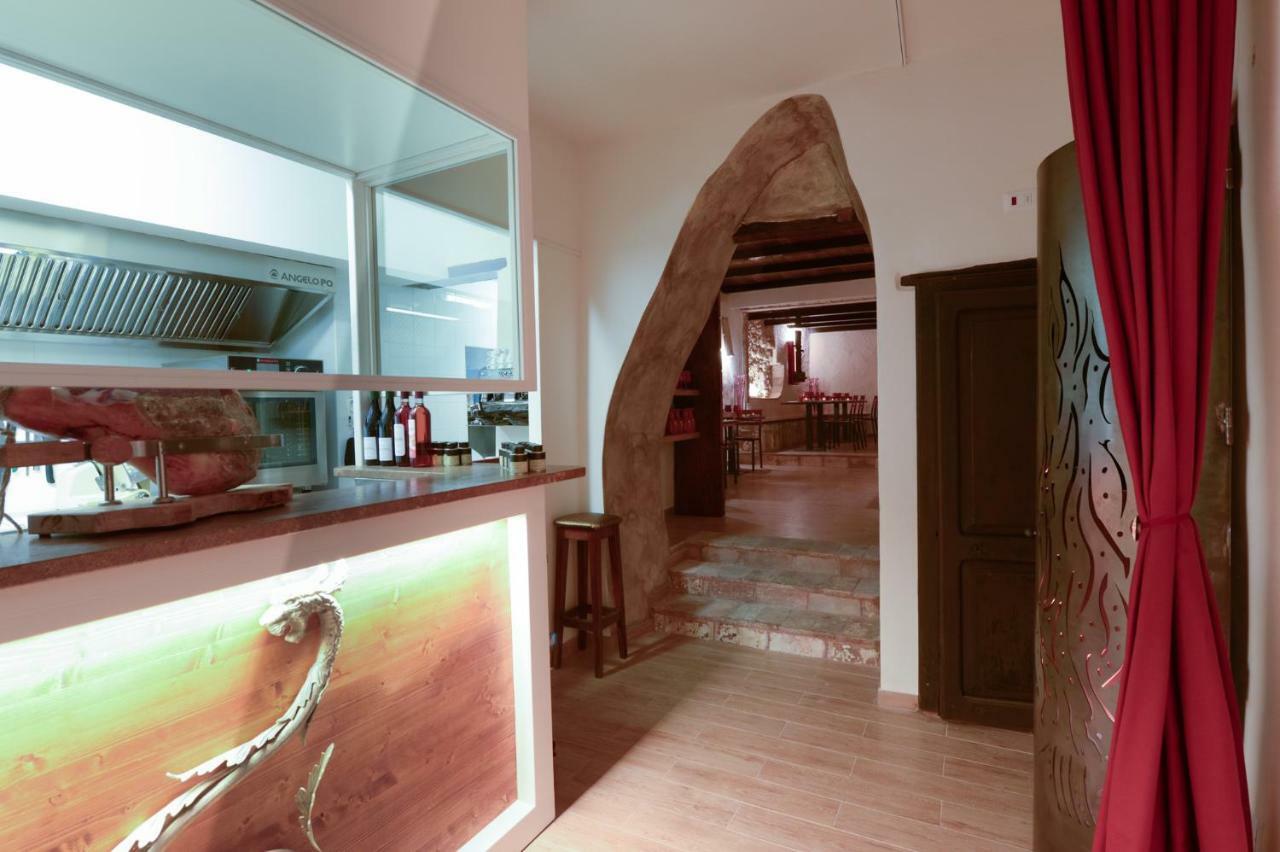Relais Borgo Lizori Country House 克利通诺河畔坎佩洛 外观 照片