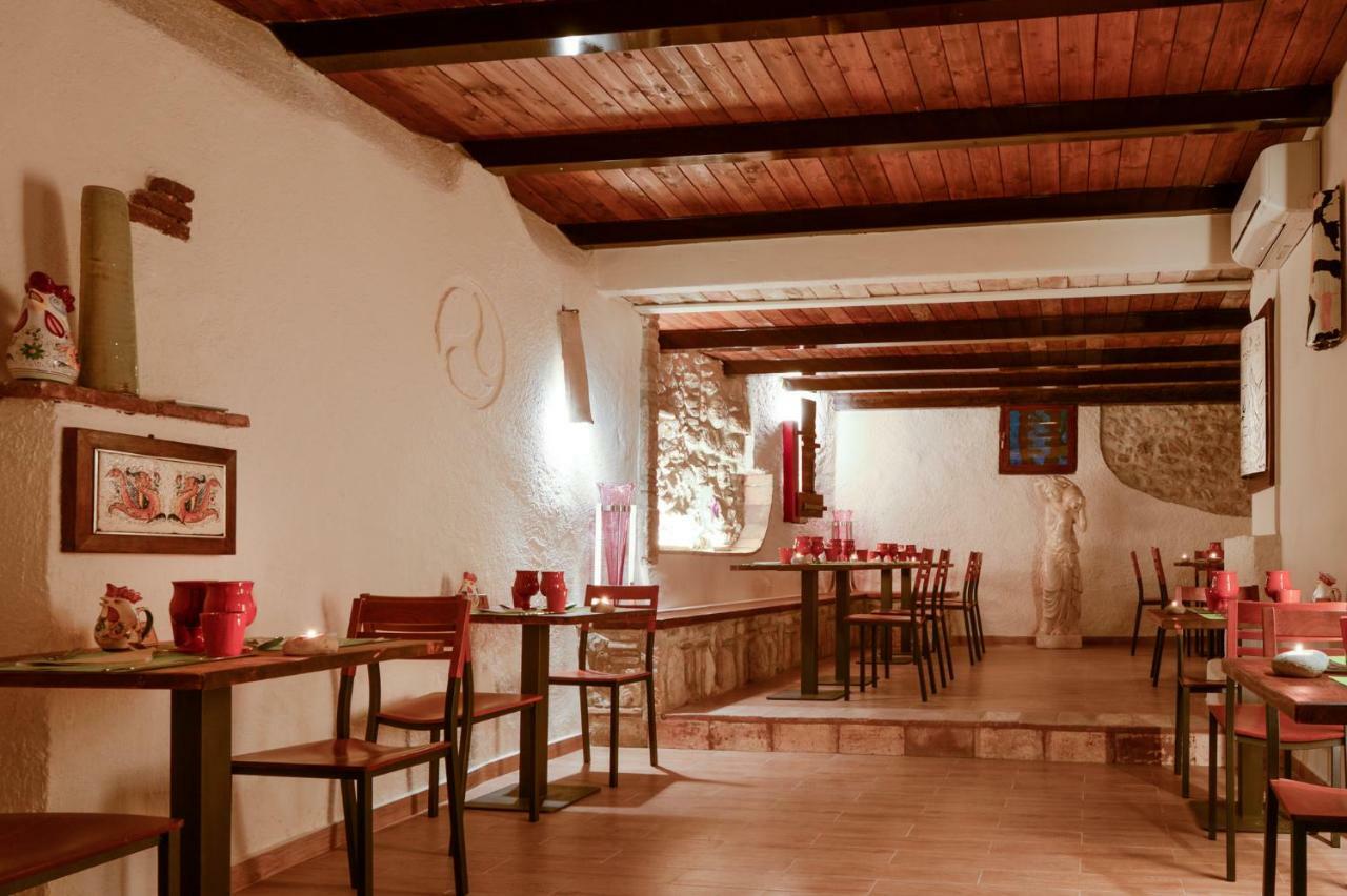 Relais Borgo Lizori Country House 克利通诺河畔坎佩洛 外观 照片